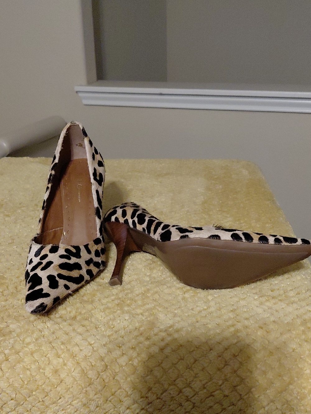 Leopard Print Pointed Toe 4 InchHeel Pumps - Beige/Black